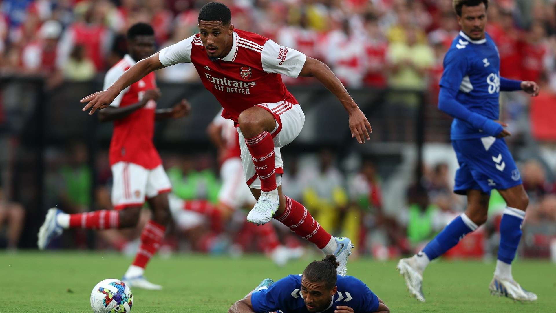 更是对女性 更是对女性